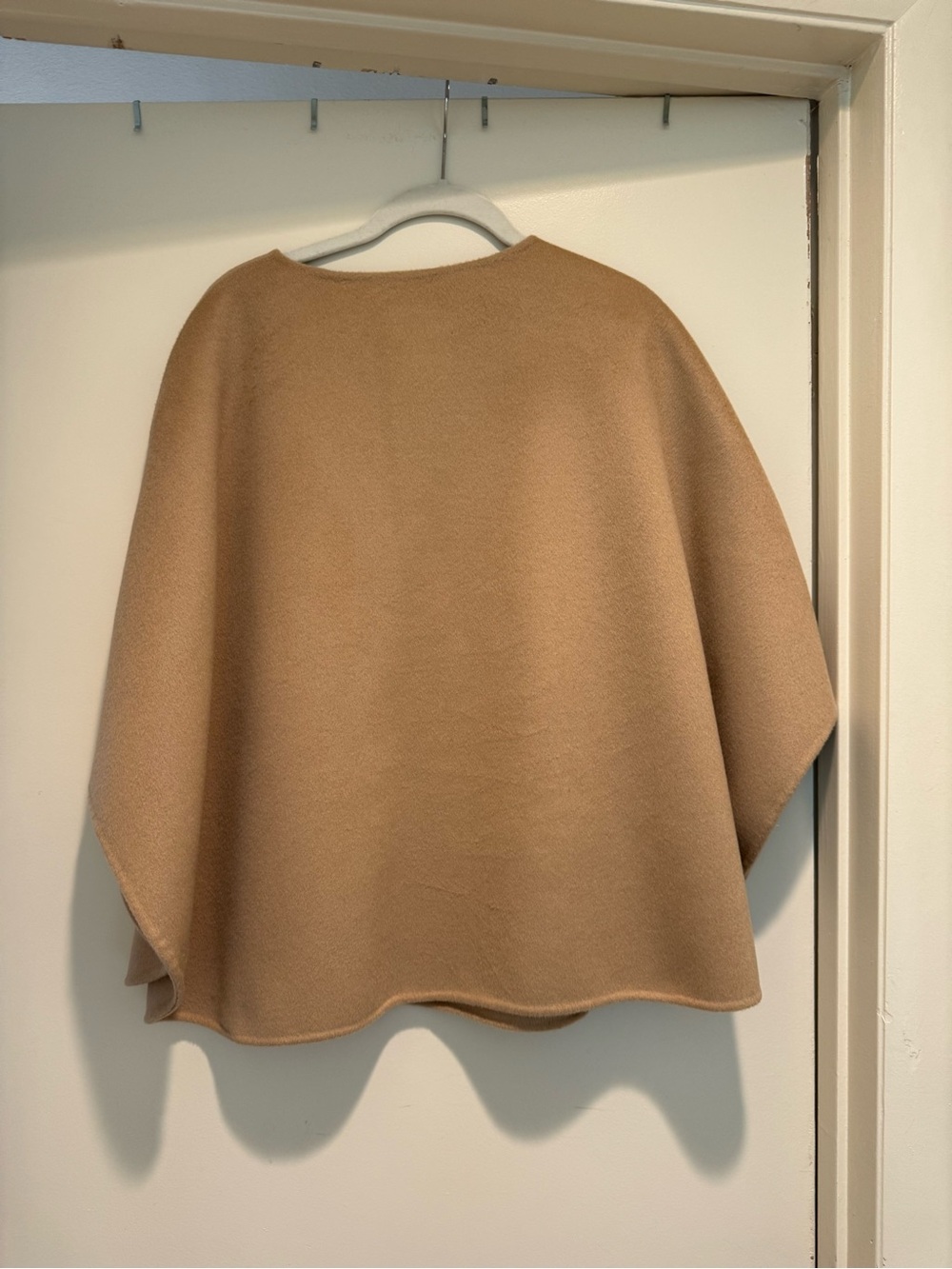 Alice Walk Camel Cape - Picture 2 of 4
